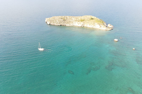 Chania: Privé dagtrip per zeilboot met eten en drinkenChania: dagtrip met privézeilboot met eten en drinken