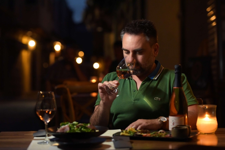 Rodos: prywatna wycieczka po jedzeniu i winie z sommelieremPrywatne jedzenie i wino z sommelierem