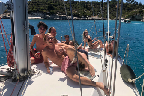 Chania: Private Sailboat Day Trip with Food and Drinks