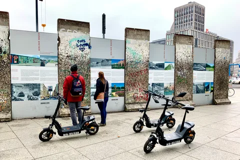 Berlino: Emozionante tour d'avventura in scooter elettronico