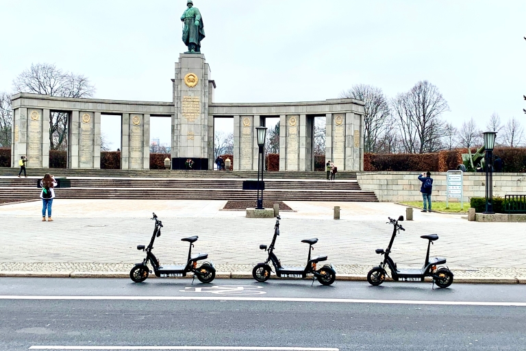 Berlin:E-Scooter Tour oder VerleihBerlin: 1-stündige E-Scooter Tour oder Verleih
