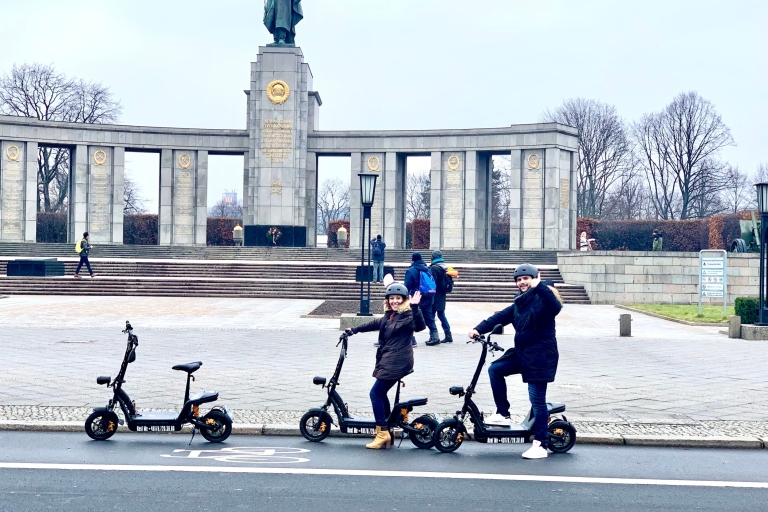 Berlin:E-Scooter Tour oder VerleihBerlin: 1-stündige E-Scooter Tour oder Verleih