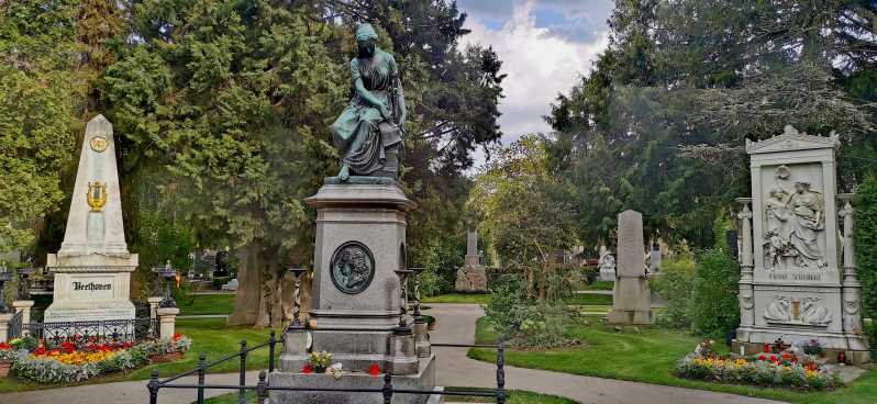 Wien: Privat rundvisning på den centrale kirkegård og i kirken