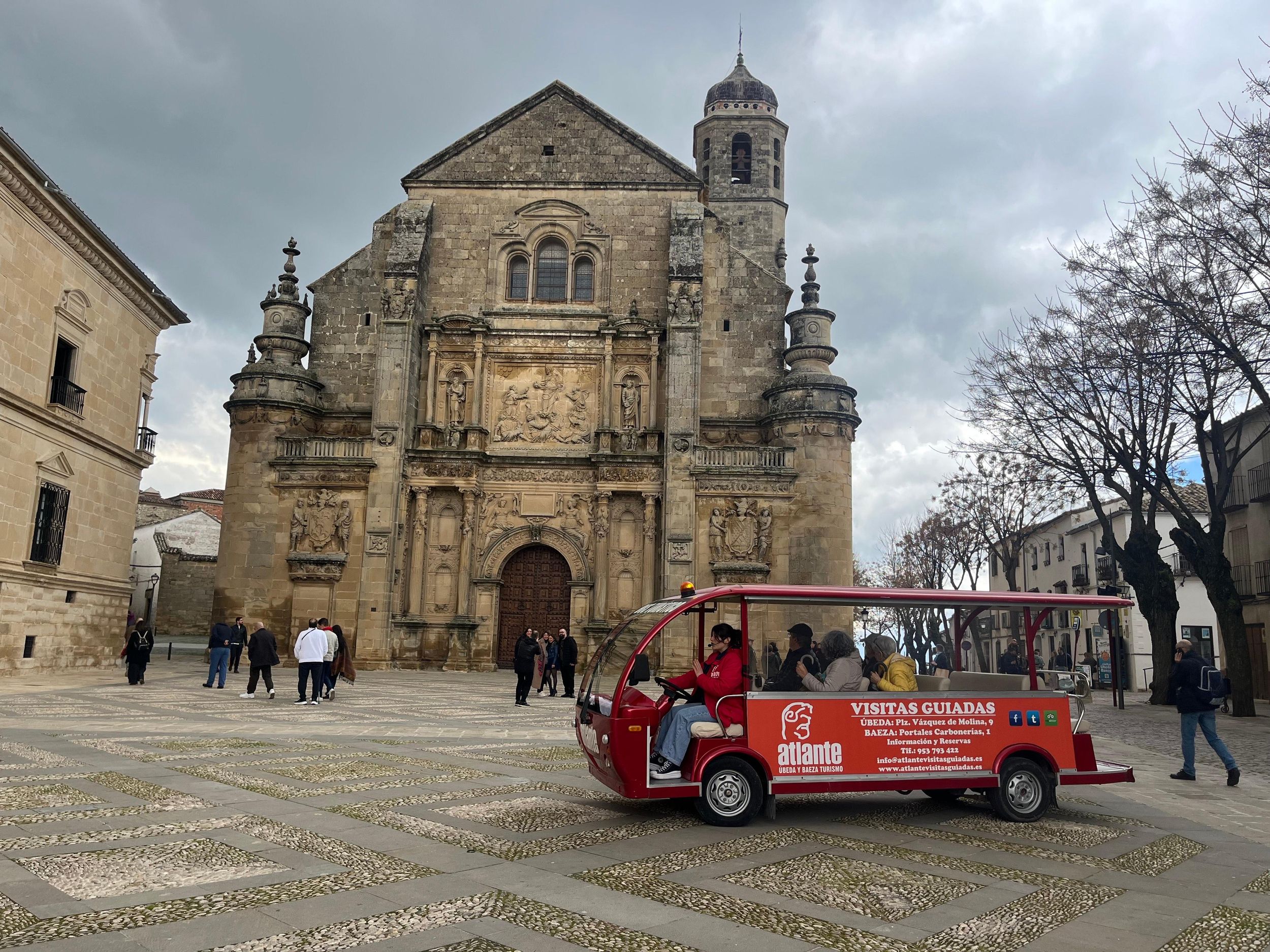 Geführte Besichtigung mit dem Öko-Touristenbus durch das historische Zentrum von Úbeda