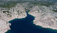 Baška, Isla Rab y Zavratnica Excursión en barco del fiordo con almuerzo - Hizvo