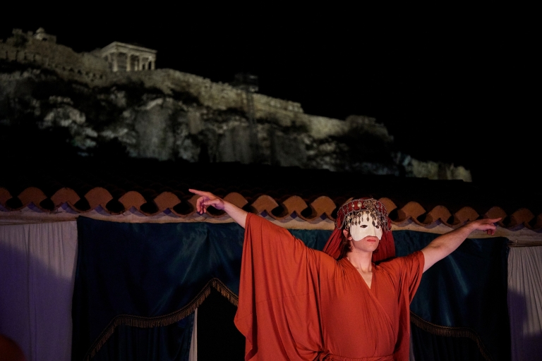 Athènes : représentation du théâtre grec antique