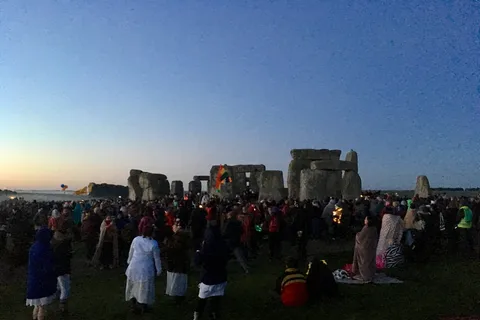 From London: Stonehenge Summer Solstice Sunrise Shuttle