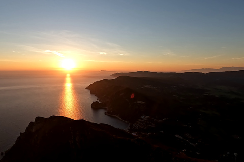 Vatos: vuelo en paramotor sobre la costa occidental de Corfú