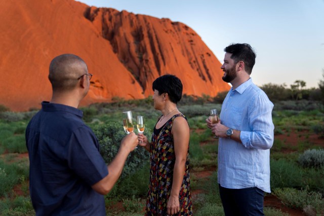 Visit Uluru: Australian BBQ Dinner Under the Stars with Drinks in Uluru, NT