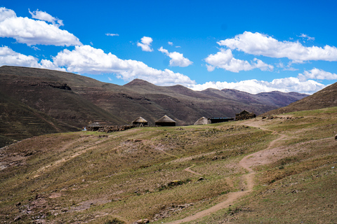 Au départ d'Underberg : Excursion d'une journée au Lesotho avec déjeuner pique-niqueVisite avec immersion dans un village