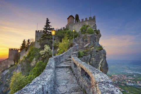 San Marino: walking tour with interactive video guide