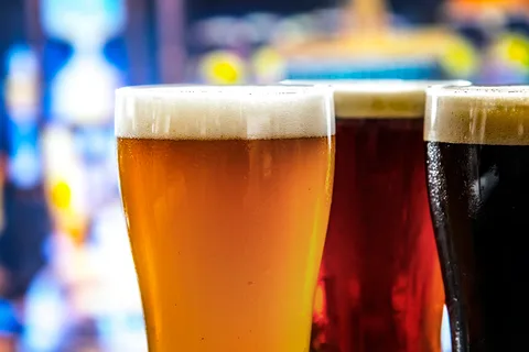 Revisión de la cerveza de Cracovia con un guía local