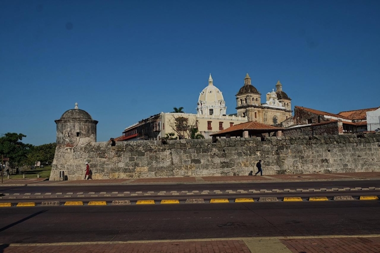 Cartagena: Walled City i Getsemani Shared Walking Tour