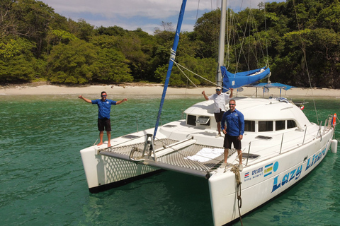 بلايا فلامنغو: جولة كاتاماران والغطس مع وجبةجولة مشتركة عند غروب الشمس والغطس