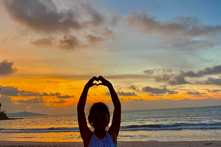 بلايا فلامنغو: جولة كاتاماران والغطس مع وجبةجولة مشتركة عند غروب الشمس والغطس