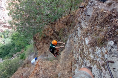 Ronda: Vía Ferrata Tajo del Ronda Escalada GuiadaRonda: Excursión guiada de escalada en el Tajo del Ronda con merienda