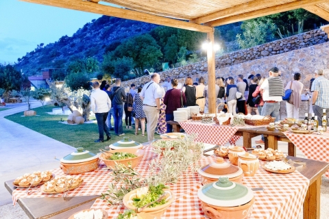 Kreta: Olijfoliefestival met diner en Kretenzische dansshowOlijfoliefestival met diner en Kretenzische dansshow