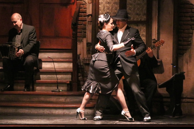 Buenos Aires: espectáculo de tango y folclore con cena y traslado