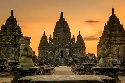Yogyakarta: Prambanan, Taman Sari, and Kraton Palace Tour