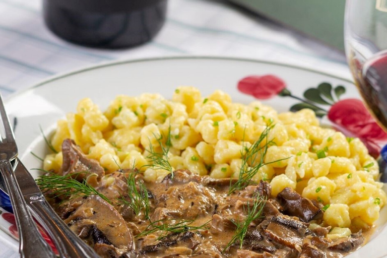 Bratislava: Comida de 3 platos en un restaurante tradicional