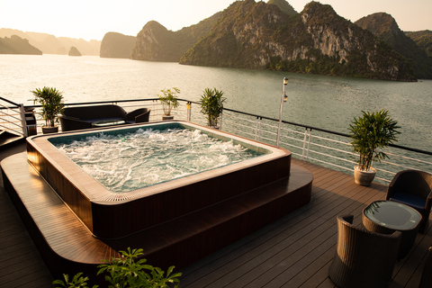 河内：2 日兰哈湾、下龙湾 5 星级邮轮之旅（含三餐、客舱）河内：2 日兰哈湾、下龙湾 5 星级邮轮、餐饮、客舱