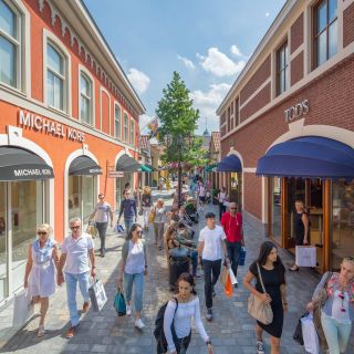 Amsterdam: Designer Outlet Roermond Shopping Trip + Goodiebag