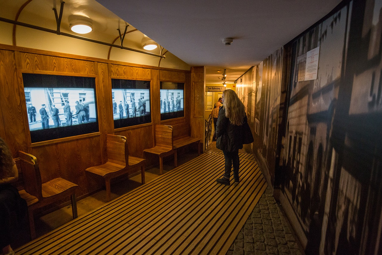 Krakau: rondleiding Joodse wijk & Schindler's fabriekRondleiding in het Engels