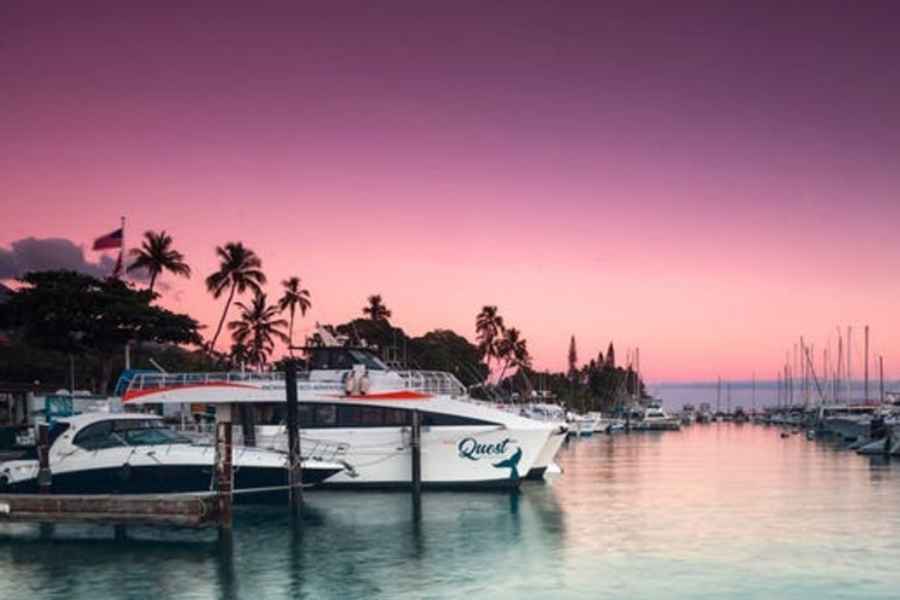 Maui: Kreuzfahrt zum Sonnenuntergang mit 4-Gänge-Menü und Getränken. Foto: GetYourGuide