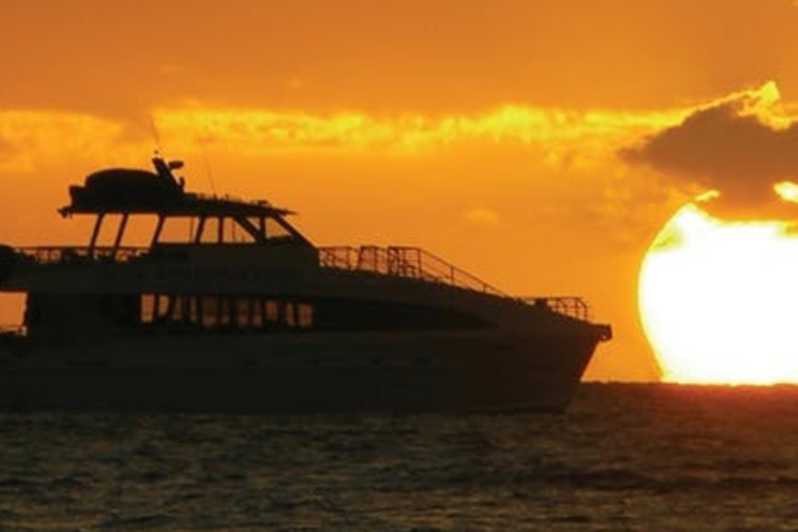 maui scenic sunset cruise with 4 course dinner and drinks