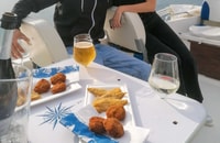 Garda, recorrido en barco privado con vino y comida de comida - Housity
