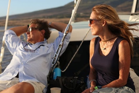 Maui: Lahaina Catamaran Sunset Sail con aperitivos