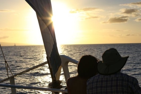 Maui: Lahaina Katamaran Sunset Sail z przystawkami