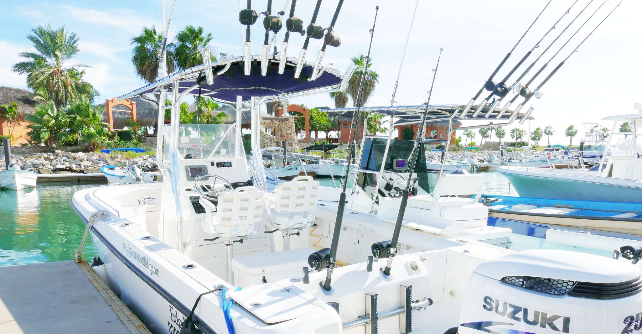 Edge Water Center Console Fishing Boat Tour 6 ore. tour. - Hizvo