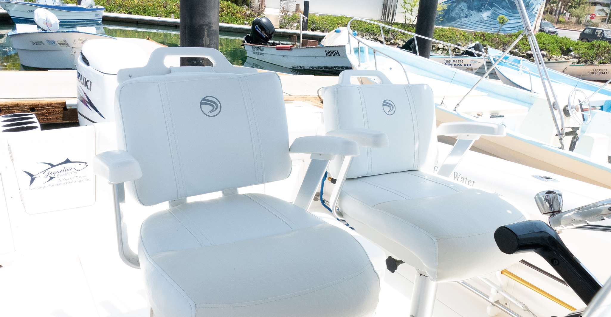 Edge Water Center Console Fishing Boat Tour 6 ore. tour. - Hizvo