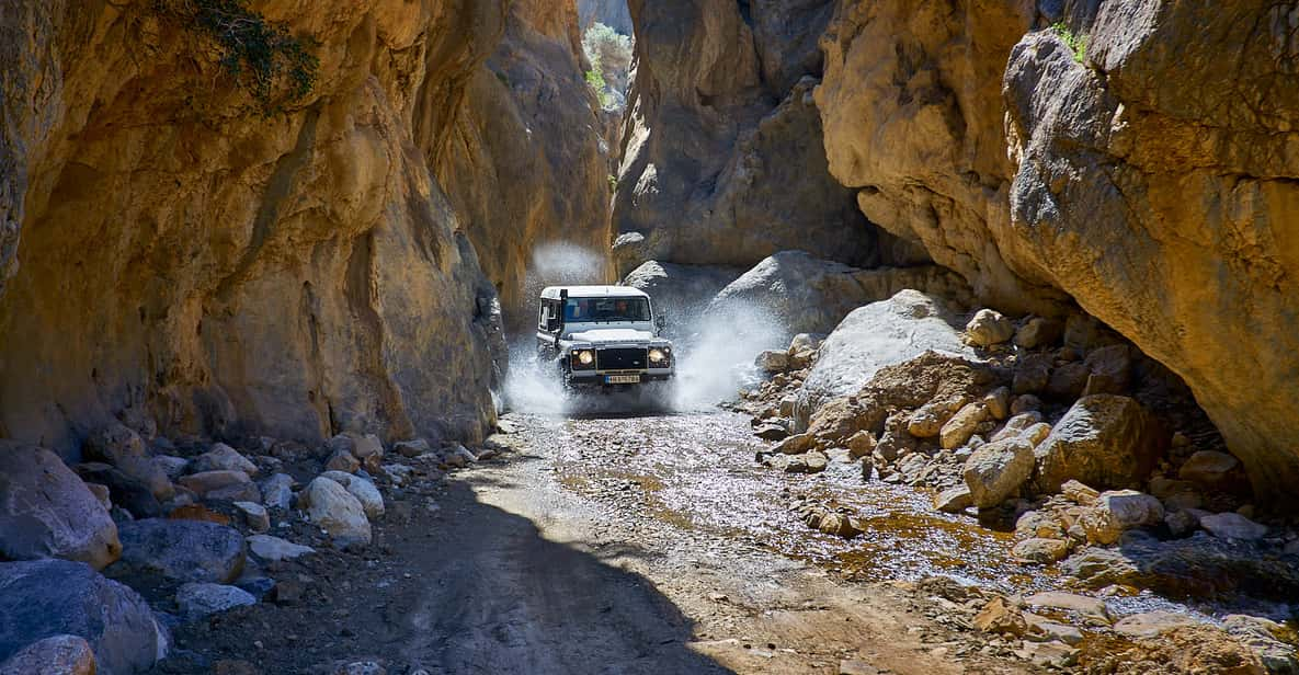 safari land rover crete