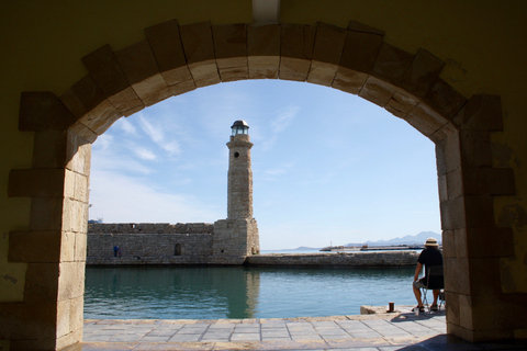 Rethymno: Private Old Town Highlights Tour with Street Food