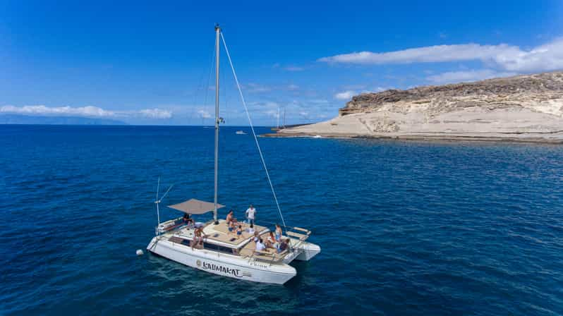 De Costa Adeje: excursion privée en catamaran avec plongée en apnée ...