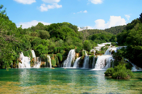 Escursione privata alle cascate di Krka e a Sebenico con 2 bottiglie di vino