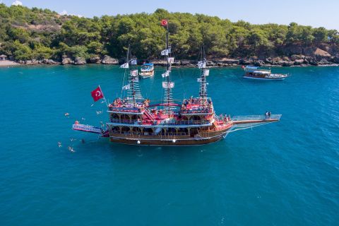 De Antalya: cruzeiro de dia inteiro em Kemer com almoço