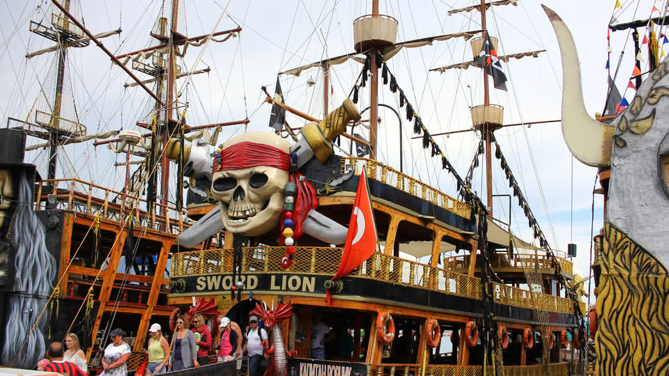 Alanya, Pirate Boat Trip with Lunch and Drinks - Housity
