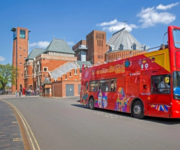 Stratford-upon-Avon:Stadsvandring med sightseeing med hop-on hop-off-buss