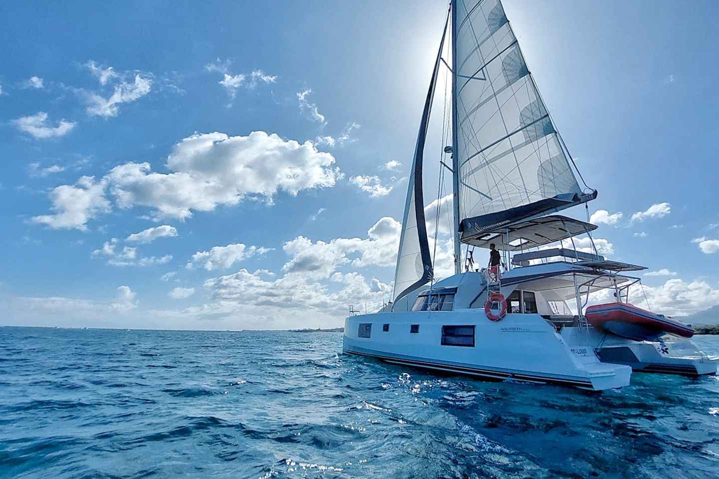 Luxury Private Catamaran to le aux Benitiers - Luxury Private Catamaran to Île aux Benitiers