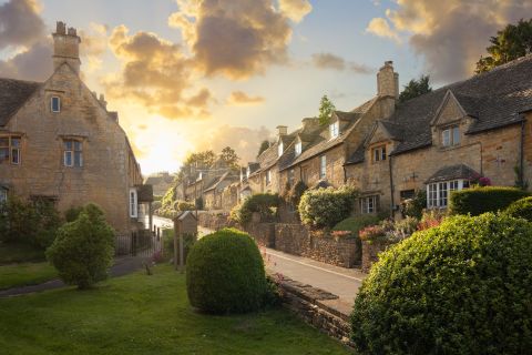 From London: Cotswolds and Bilbury Private Guided Car Trip