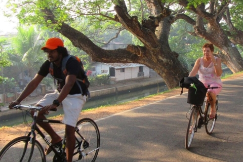Bentota: tour guiado en bicicleta con refrescosTour de un día en bicicleta en Bentota