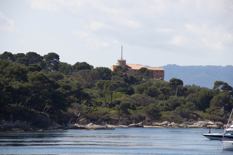 Från Cannes: Färjebiljetter till ön Sainte-MargueriteFrån Cannes: Biljetter till färjan till ön Sainte-Marguerite