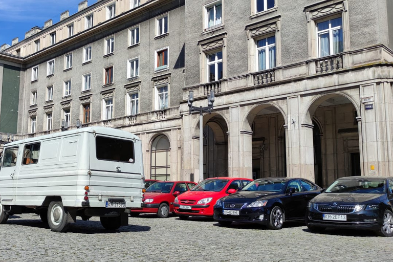 Cracovia: Tour guidato di Nowa Huta con auto d&#039;epocaTour privato della città di 2 ore e 30 minuti