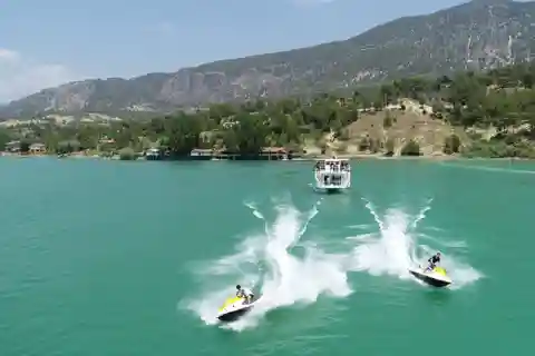 Manavgat: Guided Aqueduct, Waterfall & Green Lake Tour