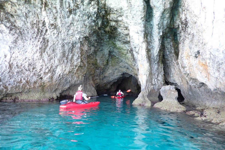 Agia Napa: Kajakarstwo z przewodnikiem po jaskiniach morskichSpływ kajakowy z przewodnikiem po jaskiniach morskich Agia Napa z Nikozji