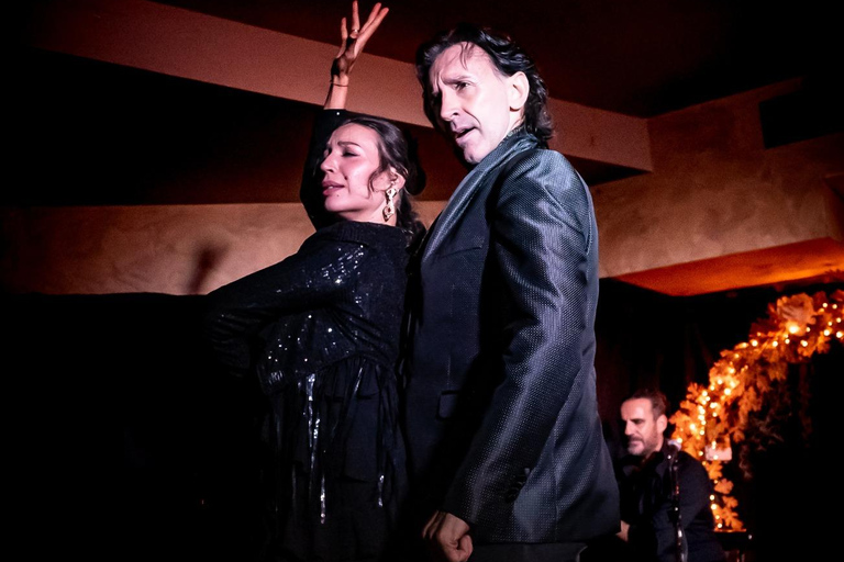 Autentico spettacolo di flamenco Hard Rock Cafe (dal team Ca Revolta)Spettacolo di flamenco autentico all'Hard Rock Cafe (dal team Ca Revolta)