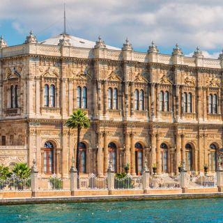 Istanbul: Hop-On Hop-Off Cruise with Dolmabahçe Palace Visit